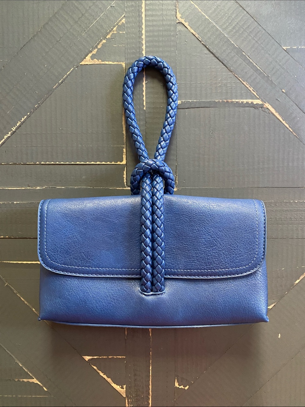 💙Unique💙Handbag With Braided Accent